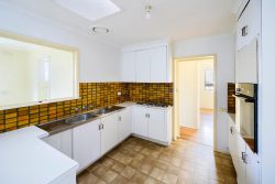 12 Luton Way, Bundoora VIC 3083, Australia