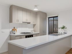 9 Matelot St, Seaford Meadows SA 5169, Australia