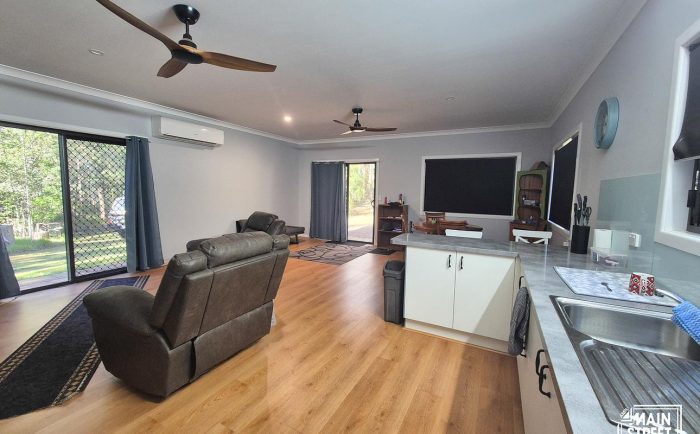 186 McLaughlan Rd Benarkin North QLD 4314 Australia