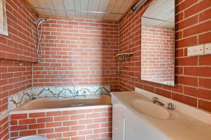 12 Minona St, Fawkner VIC 3060, Australia