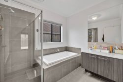 16 Nankeen Wy, Tarneit VIC 3029, Australia