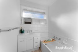 24 Hendra Grove, Ringwood VIC 3134, Australia