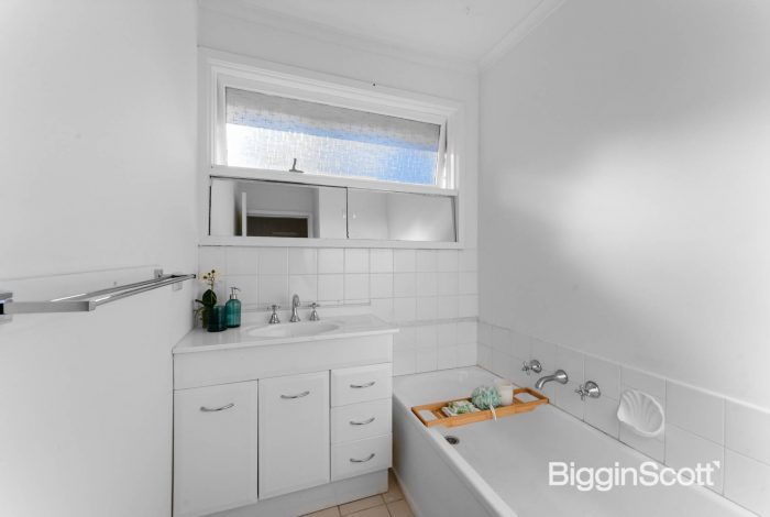 24 Hendra Grove, Ringwood VIC 3134, Australia