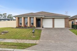 2 Norman Clark Cres, Horsley NSW 2530, Australia