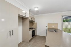 2 Norman Clark Cres, Horsley NSW 2530, Australia
