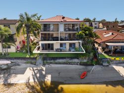 Unit 1/27 Pangarinda Pl, Mooloolaba QLD 4557, Australia