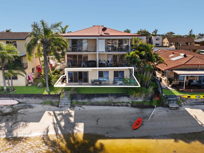 Unit 1/27 Pangarinda Pl, Mooloolaba QLD 4557, Australia
