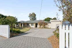 12 Patfield Pl, Kelmscott WA 6111, Australia