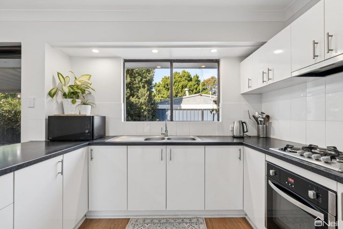 12 Patfield Pl, Kelmscott WA 6111, Australia