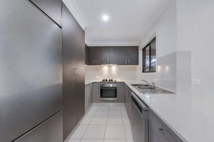 5 Pearl St, Cannonvale QLD 4802, Australia