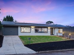 2 Pinchbeck St, Morphett Vale SA 5162, Australia