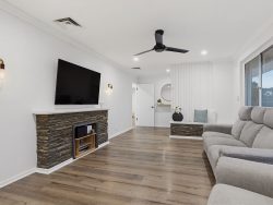2 Pinchbeck St, Morphett Vale SA 5162, Australia