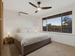 2 Pinchbeck St, Morphett Vale SA 5162, Australia