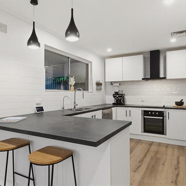 2 Pinchbeck St, Morphett Vale SA 5162, Australia
