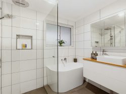 2 Pinchbeck St, Morphett Vale SA 5162, Australia