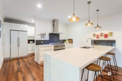 22 Long St, Clontarf QLD 4019, Australia