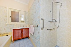 12 Bradshaw Cres, Manning WA 6152, Australia