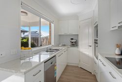 Unit 2/27 Parkview Dr, Glenvale QLD 4350, Australia