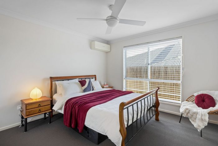 Unit 2/27 Parkview Dr, Glenvale QLD 4350, Australia