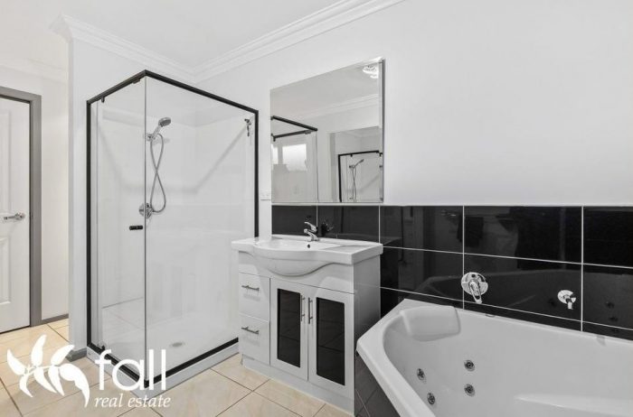 Unit 2/25 Queens Parade, Kingston TAS 7050, Australia