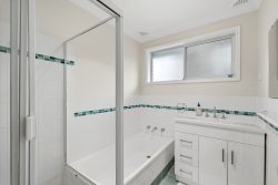 Unit 4/252 Railway St, Woy Woy NSW 2256, Australia