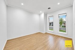 10 Red Robin Rd, Truganina VIC 3029, Australia