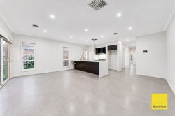 10 Red Robin Rd, Truganina VIC 3029, Australia