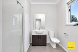 10 Red Robin Rd, Truganina VIC 3029, Australia