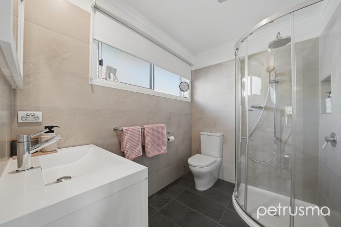 10 Reef Parade, Blackmans Bay TAS 7052, Australia