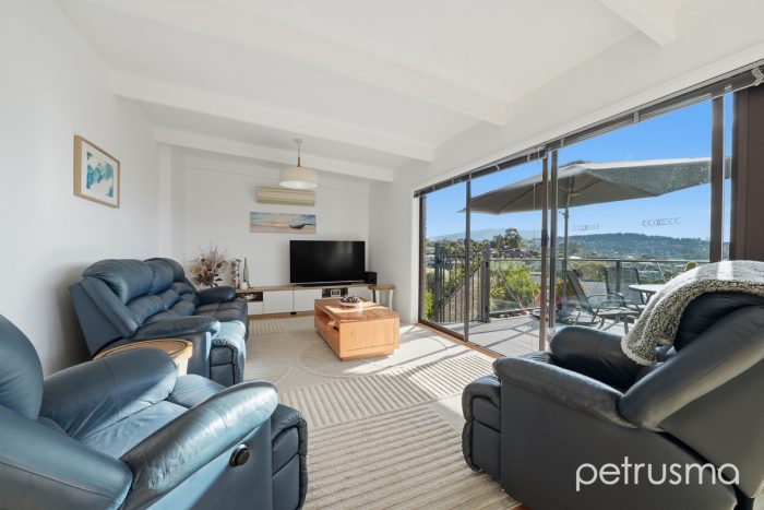 10 Reef Parade, Blackmans Bay TAS 7052, Australia
