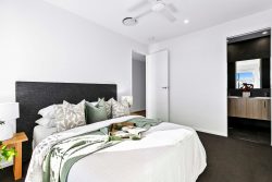 7 Richard Charles Dr, Kawungan QLD 4655, Australia