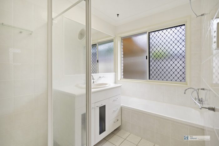 Unit 2/59 Old Ferry Rd, Banora Point NSW 2486, Australia