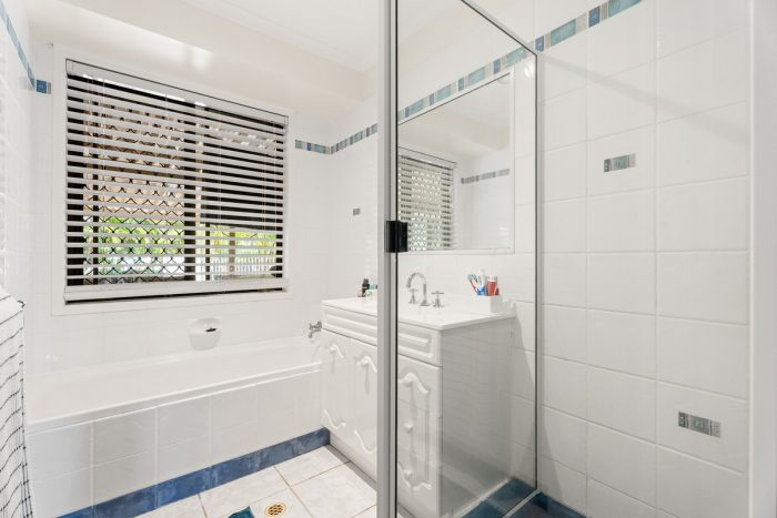 84 Murphy St, Point Vernon QLD 4655, Australia