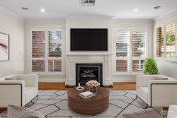 Unit 3/4 Station Rd, Seville VIC 3139, Australia