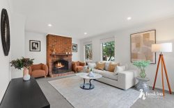 21 Tarwin Dr, Croydon Hills VIC 3136, Australia