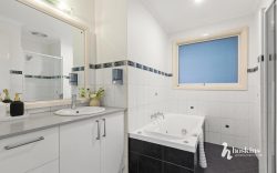21 Tarwin Dr, Croydon Hills VIC 3136, Australia