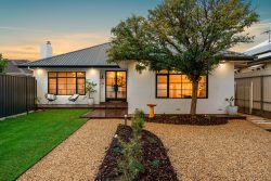 17 Torr Ave, Brighton SA 5048, Australia