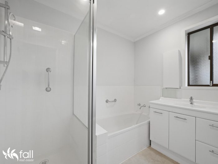 Unit 2/1 Carmont Ct, Howrah TAS 7018, Australia