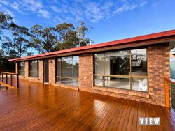 20 Pacific Dr, Binalong Bay TAS 7216, Australia