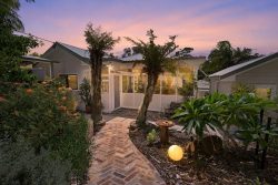11 Woodfield Ave, Bundeena NSW 2230, Australia