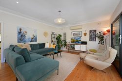 11 Woodfield Ave, Bundeena NSW 2230, Australia