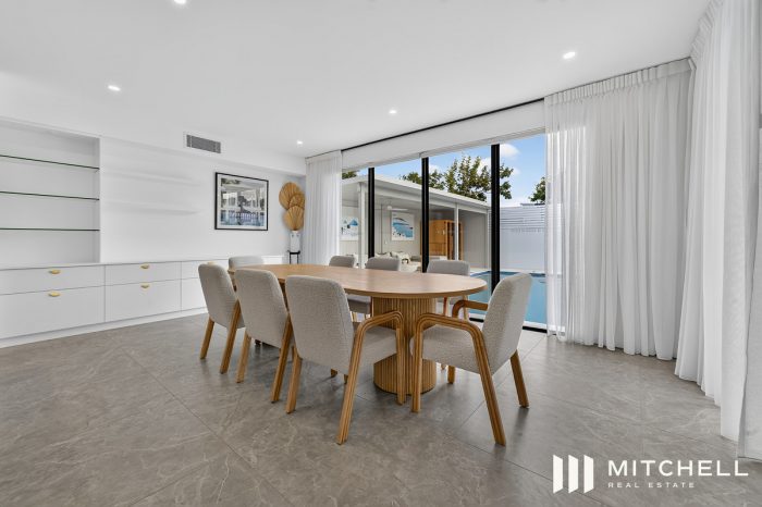 1883 Oak Hill Dr Sanctuary Cove QLD 4212 Australia