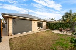 25A Nambour Cres West Lakes Shore SA 5020 Australia