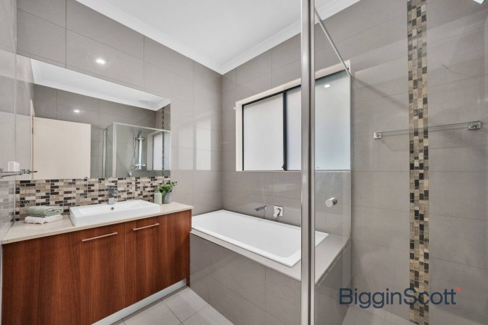 18 Barrangi Dr, Tarneit VIC 3029, Australia