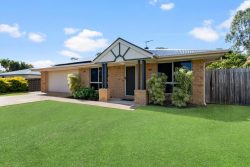 5 Aberfoyle Dr Deception Bay QLD 4508 Australia