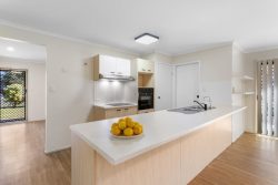 5 Aberfoyle Dr Deception Bay QLD 4508 Australia
