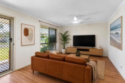 5 Aberfoyle Dr Deception Bay QLD 4508 Australia