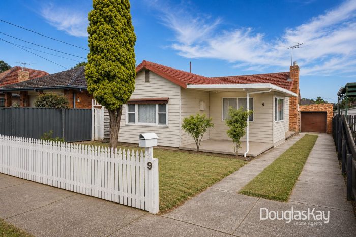 9 Andrew St Sunshine VIC 3020 Australia
