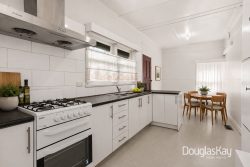 9 Andrew St Sunshine VIC 3020 Australia