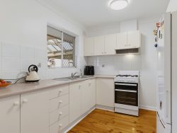 10 Arnold Dr, Hackham SA 5163, Australia
